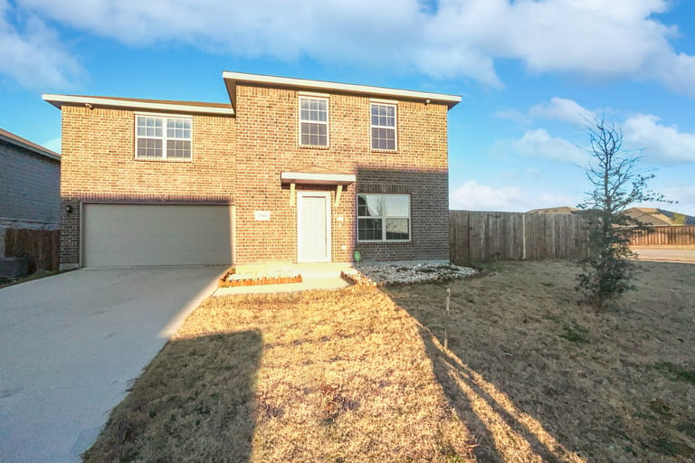 See details about 2900 Whitetail Chase Dr, Fort Worth, TX 76108