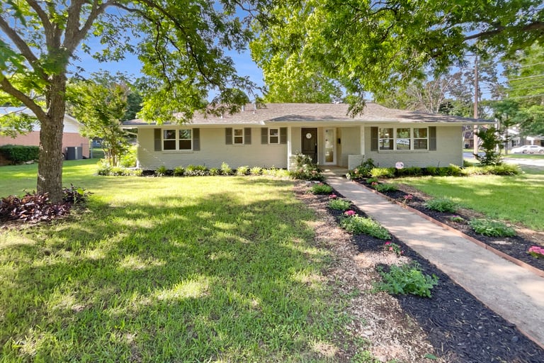 See details about 1930 W 2nd St, Arlington, TX 76013