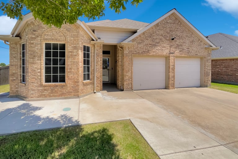 See details about 1802 Wood Duck Ct, Midlothian, TX 76065
