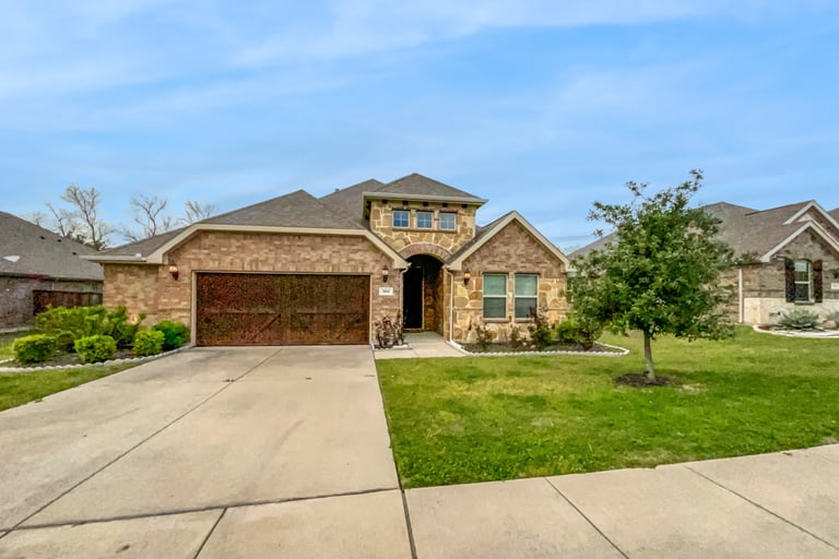 See details about 909 Oak St, Wylie, TX 75098