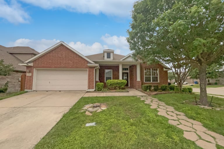 See details about 2000 Enchanted Rock Dr, Forney, TX 75126