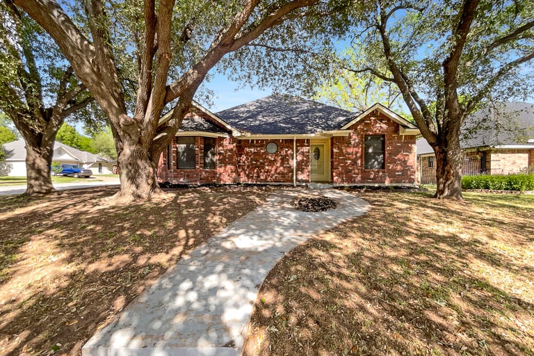 See details about 301 Country Manor Dr, Keller, TX 76248