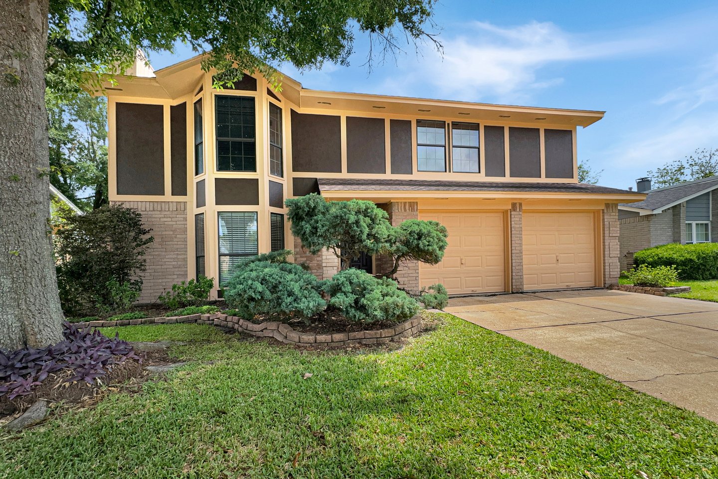 4933 Glenvalley Dr, La Porte, TX 77571 On Sale Now for 272,000