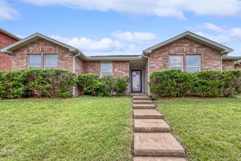 See details about 2820 Kerrville Dr, Mesquite, TX 75181