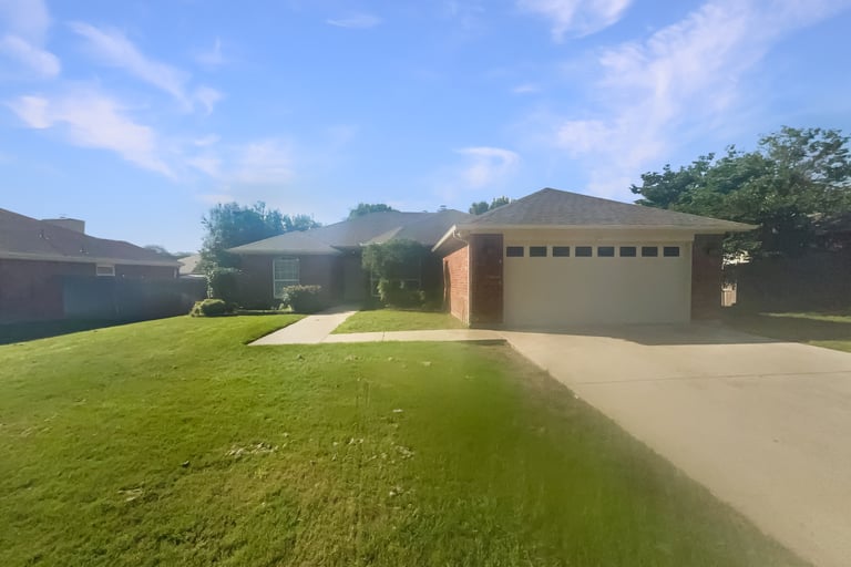 See details about 540 Dylan Ct, Azle, TX 76020