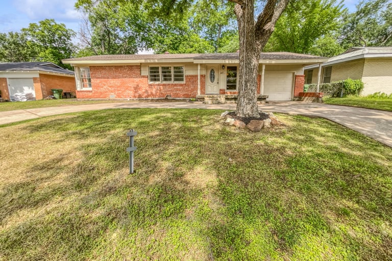 See details about 617 Norwood Dr, Hurst, TX 76053