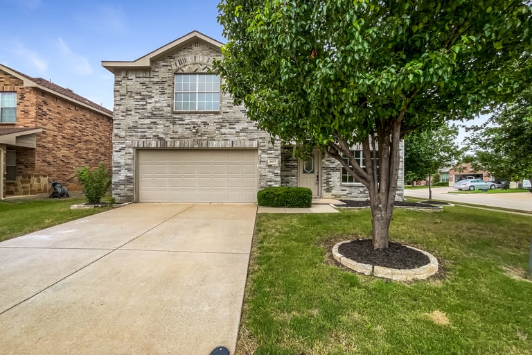 See details about 4017 Hanna Rose Ln, Fort Worth, TX 76244