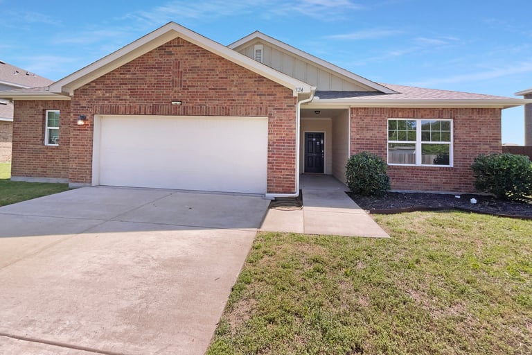 See details about 324 Dove Creek Ln, Glenn Heights, TX 75154