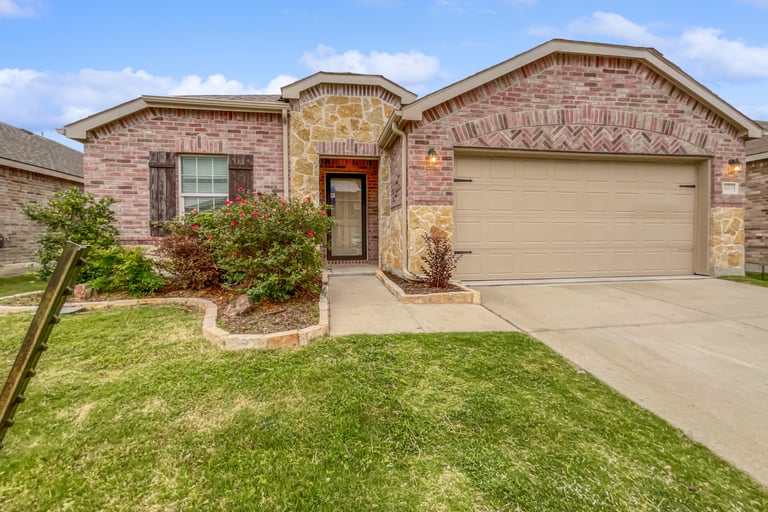 See details about 3013 Layla Creek Dr, Little Elm, TX 75068