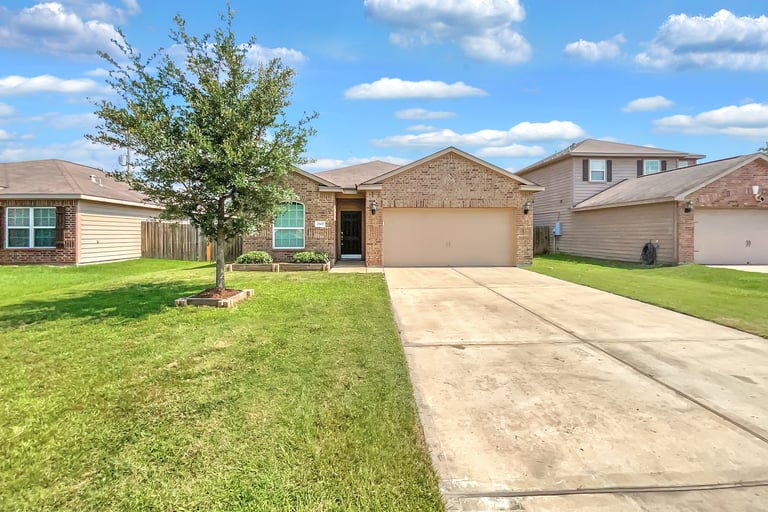 See details about 2507 Tracy Ln, Highlands, TX 77562