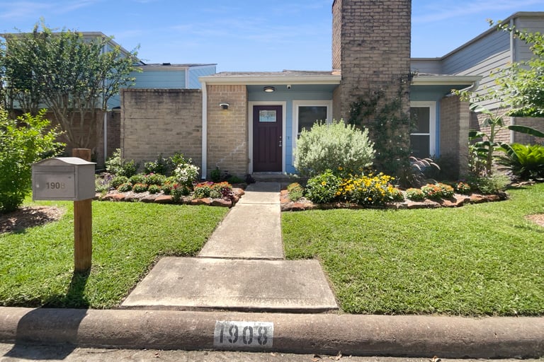 See details about 1908 Trixie Ln, Houston, TX 77042