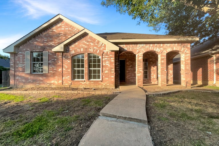 See details about 1618 Woodhaven Ct, Allen, TX 75002