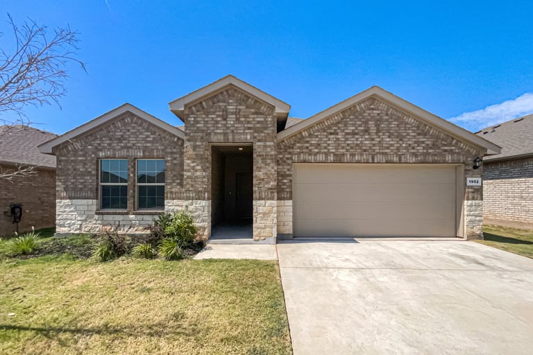 See details about 1902 Skylar Ln, Cleburne, TX 76033