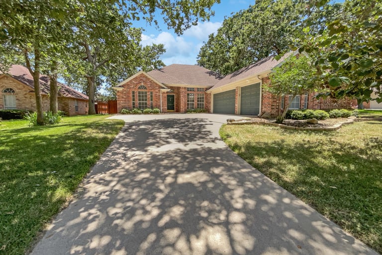 See details about 1332 Spinnaker Ln, Azle, TX 76020