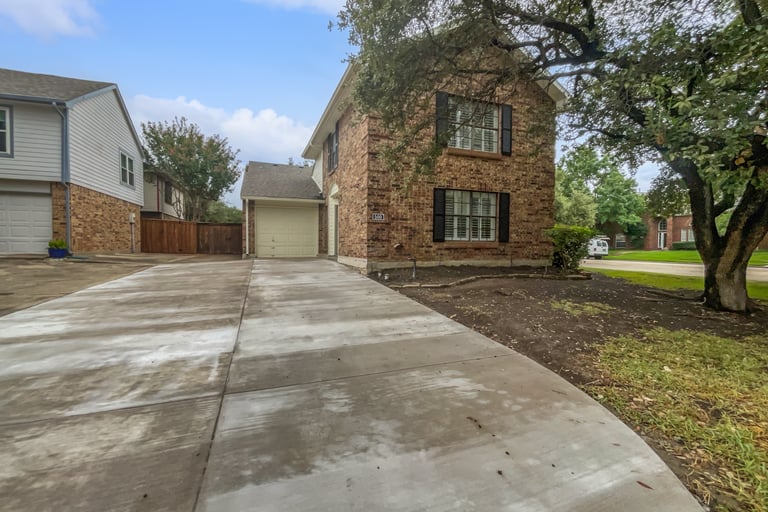 See details about 500 Quail Crk, Irving, TX 75063