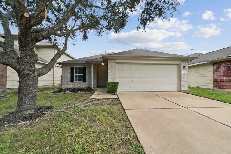 See details about 11426 Edmond Thorpe Ln, Tomball, TX 77375