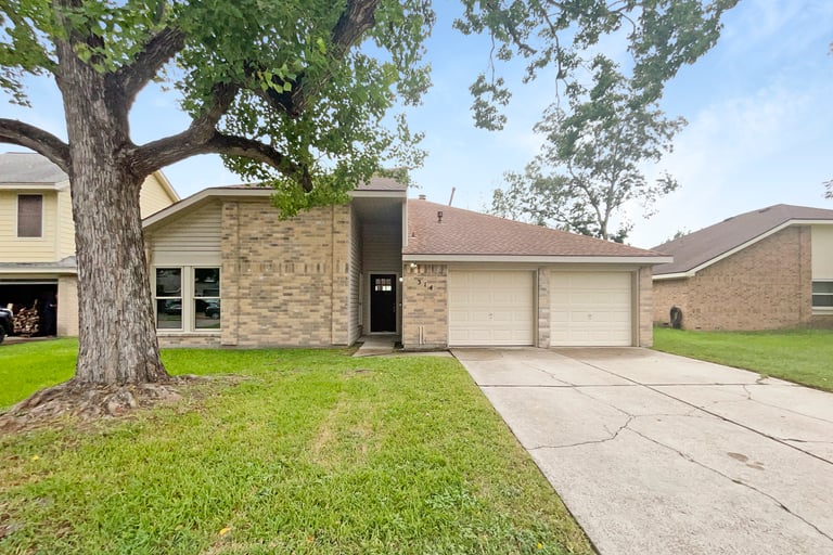 See details about 314 Enfield Dr, Highlands, TX 77562