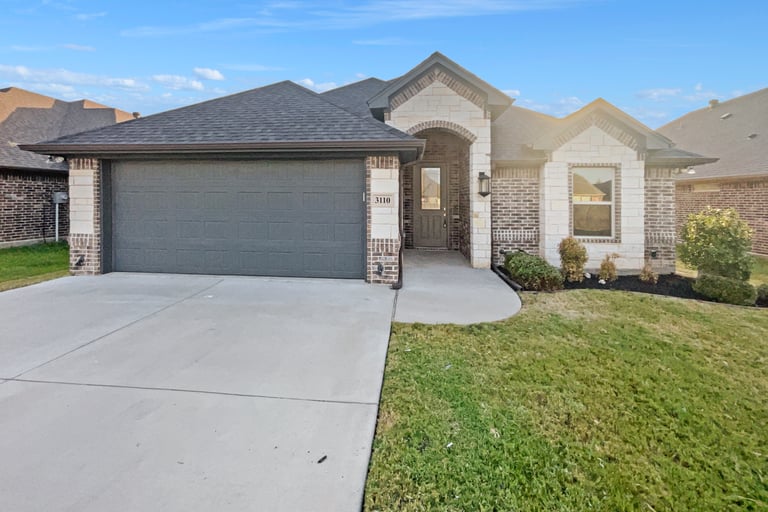 See details about 3110 Wrangler Ct, Granbury, TX 76049