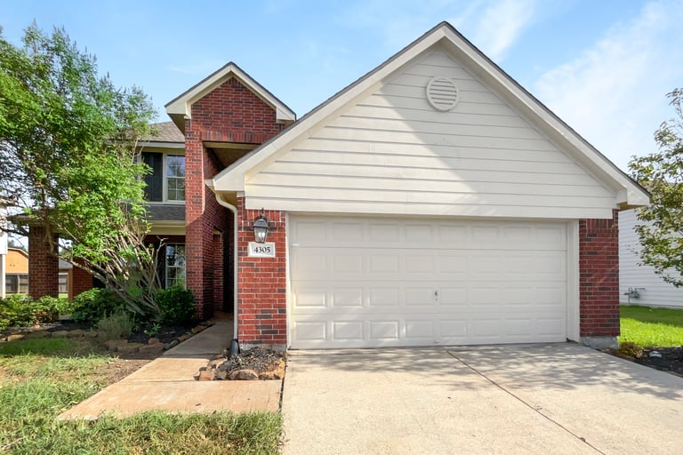 See details about 4305 Twin Lakes Trl, Pearland, TX 77584