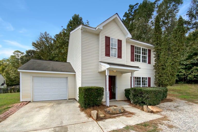 See details about 3219 Irwin Valley Ct, Charlotte, NC 28269
