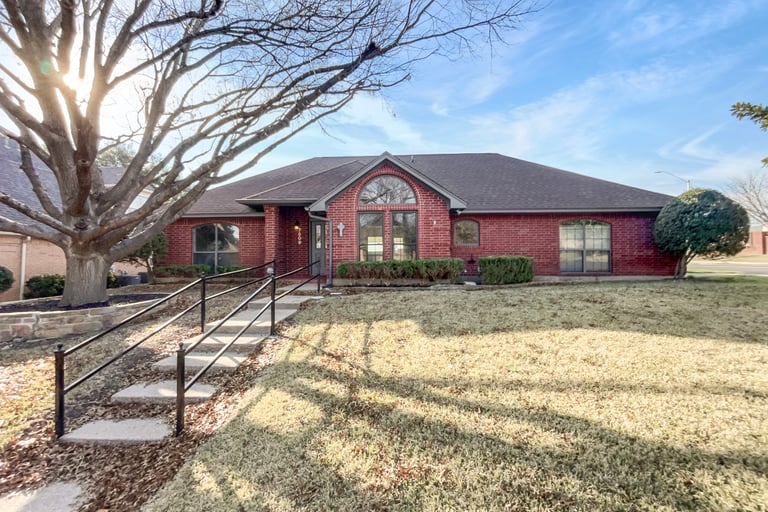 See details about 7509 Meadowside Rd, Fort Worth, TX 76132