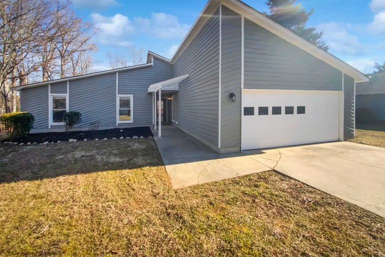 See details about 4127 Bon Rea Dr, Charlotte, NC 28226