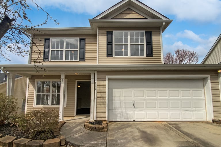 See details about 8715 Green Ivy Ln, Charlotte, NC 28217