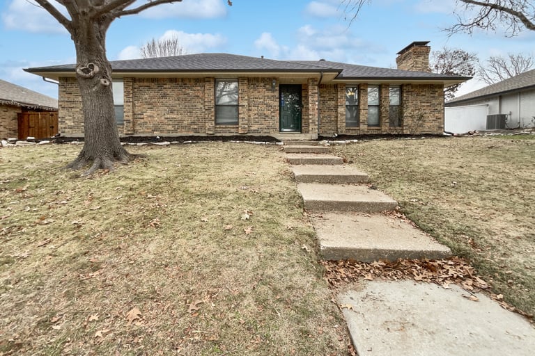 See details about 2323 Harbinger Ln, Dallas, TX 75287