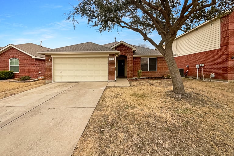 See details about 10433 Lake Park Dr, Hurst, TX 76053
