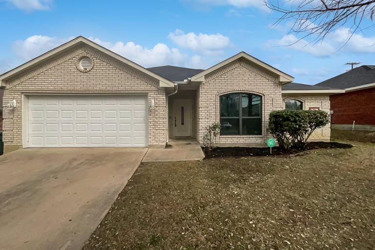 See details about 2702 Dakota Cir, Seagoville, TX 75159
