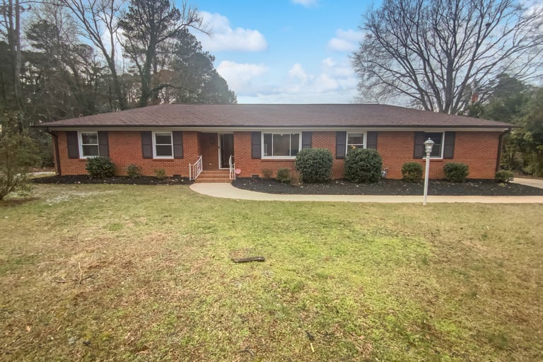 See details about 4616 Whispering Oaks Dr, Charlotte, NC 28213