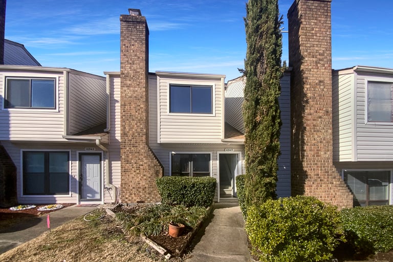 See details about 10945 Carmel Crossing Rd, Charlotte, NC 28226