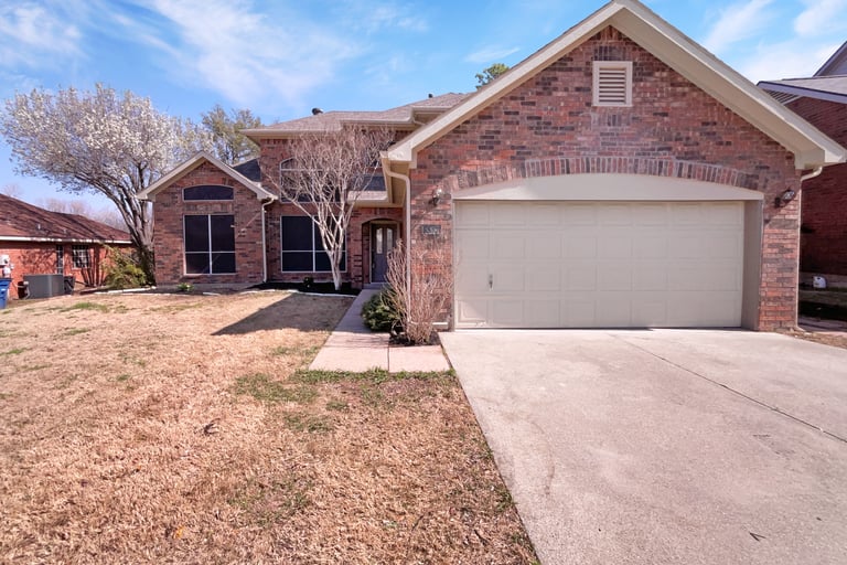 See details about 8347 Deep Green Dr, Dallas, TX 75249