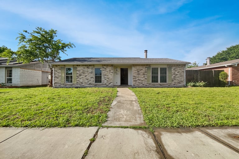 See details about 2018 Stockton Trl, Grand Prairie, TX 75052