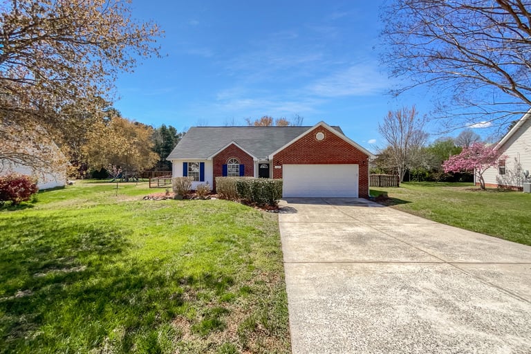 See details about 1025 Ridgefield Cir, Indian Trail, NC 28079