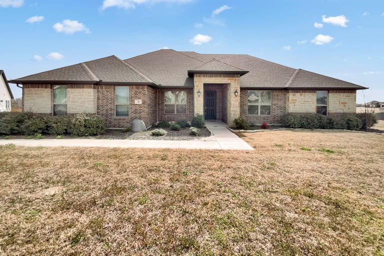 See details about 31 Reid Ct, Waxahachie, TX 75167