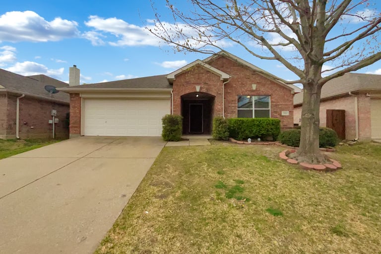 See details about 1718 Duck Cove Dr, Aubrey, TX 76227