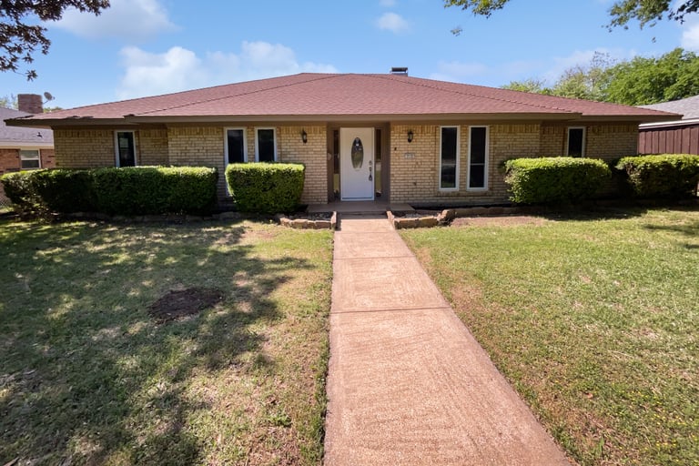 See details about 710 Granada Dr, Duncanville, TX 75116