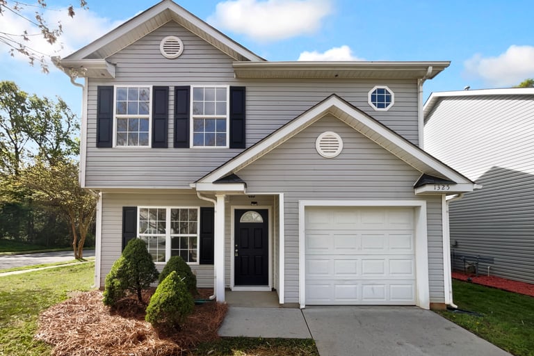 See details about 1325 Crandon Dr, Charlotte, NC 28216