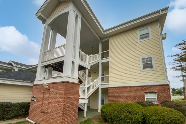 See details about 8929 Meadow Vista Rd, Charlotte, NC 28213